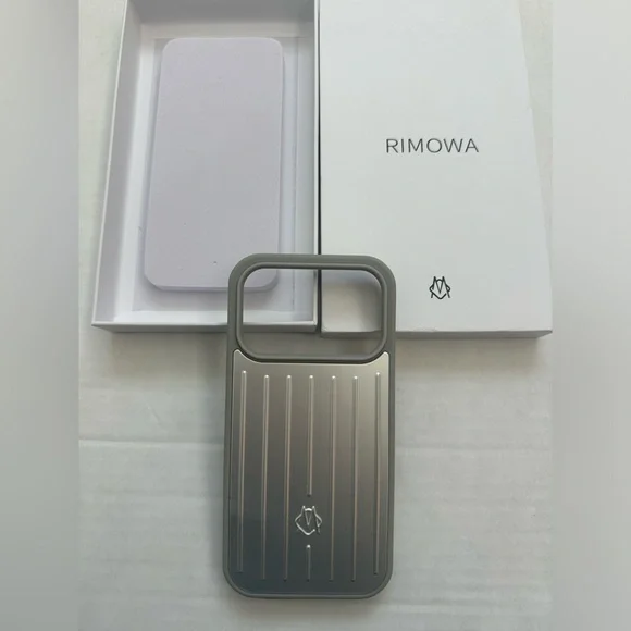 Rimowa Iphone Case Aluminum For Iphone 17 Pro - Picture 4 of 4